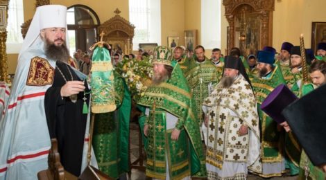 Духовенство прихода Покровской церкви г. Городище приняло участие в Божественной литургии, возглавляемой митрополитом Пензенским и Нижнеломовским Серафимом