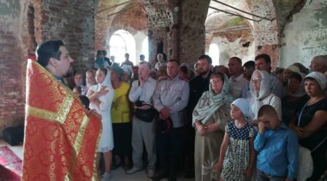 Духовенство и православные верующие Городищенского благочиния приняли участие в крестном ходе и богослужениях в честь святых царственных страстотерпцев
