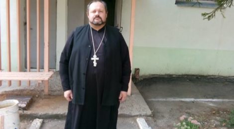 молебен о страждущих недугом винопития и наркомании в наркодиспансере села Русский Ишим