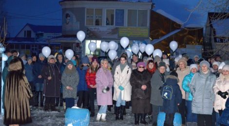 Акция поминовения и скорби "Кемерово, мы с тобой" у храма Покрова Пресвятой Богородицы в г. Городище