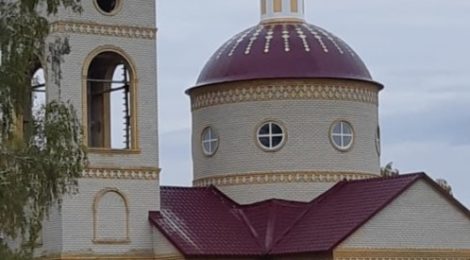 В селе Архангельское завершился комплекс архитектурно-строительных работ по внешнему благоустройству храма во имя Всех святых, в земле Российской просиявших.