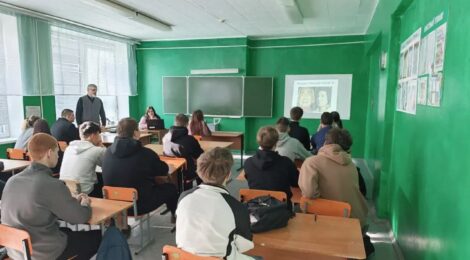 Встреча священника со школьниками