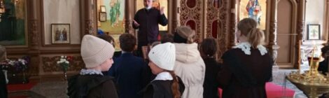 Священник рассказал детям об устройстве храма