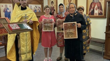 Священник совершил молебен в больничном храме