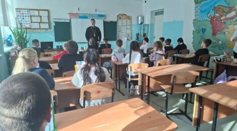 Священник провел урок ОРКСЭ